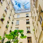 Artist Designed Flat In Central Area Montparnasse