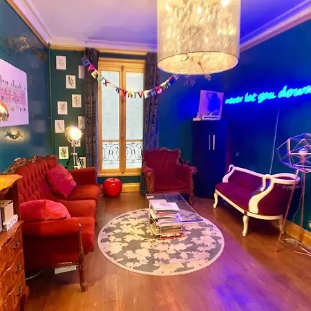 Artist Designed Flat In Area Montparnasse